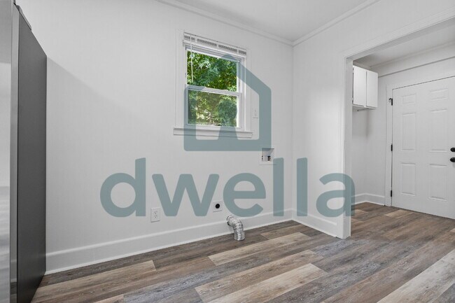 Building Photo - Completely Renovated 3-Bedroom Home | Stunning Kitchen | Convenient Sumter Location