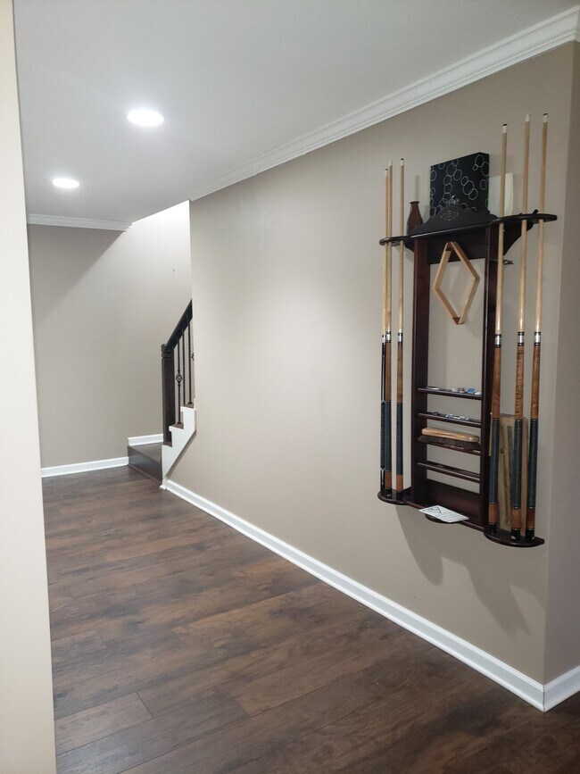 Building Photo - 652 Winding Bluff Way