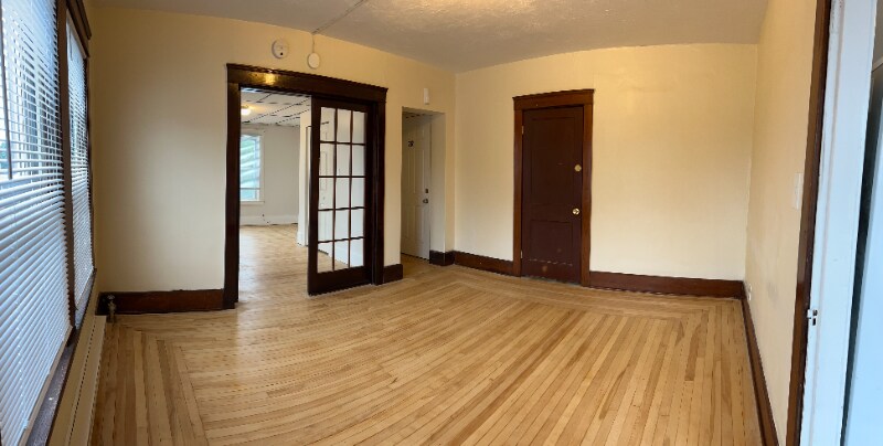 Building Photo - 2 N Main St