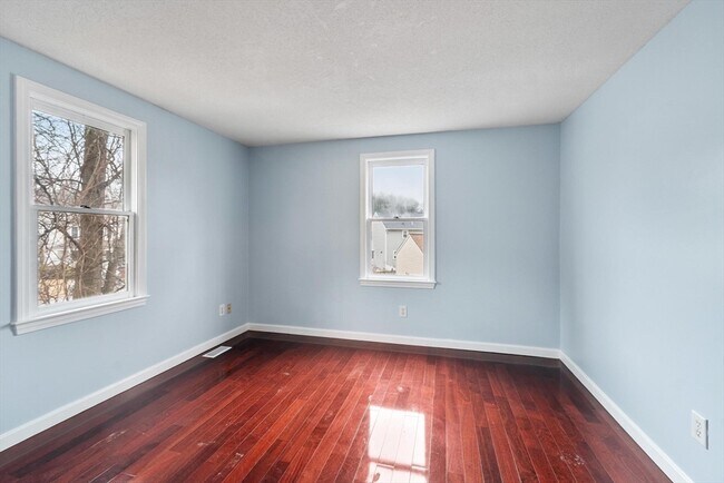 Building Photo - 29 Lamplighter Ln