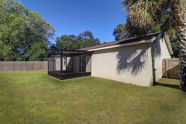 Building Photo - 1915 Saginaw Ct