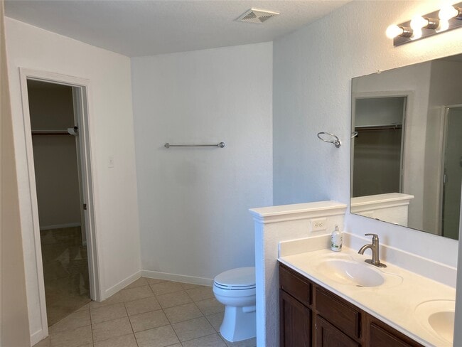 Building Photo - 4614 Pin Oak Creek Ln