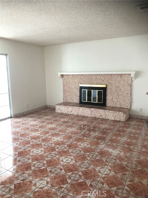 Building Photo - 8552 La Vine St