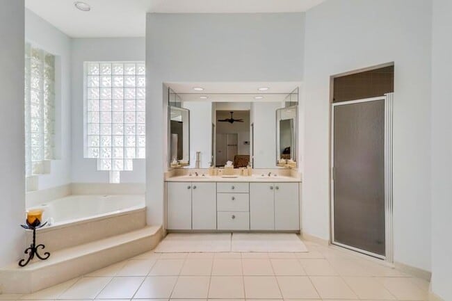 Building Photo - 18951 Painted Leaf Ct