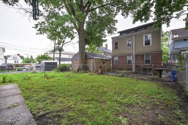 Building Photo - 24 Eckert Ave