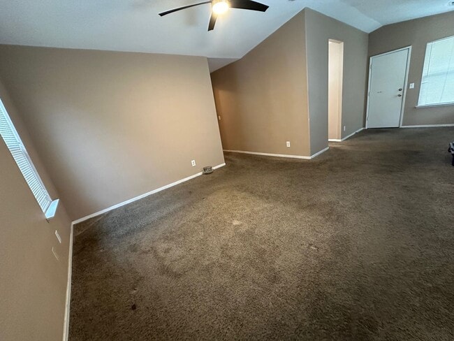 Building Photo - 1 Story Home