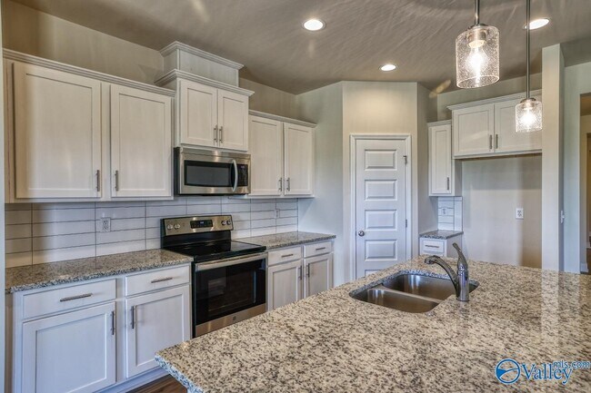 Building Photo - 12861 Tallulah Dr