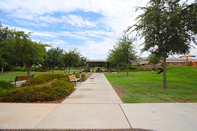Building Photo - 9127 W Minnezona Ave