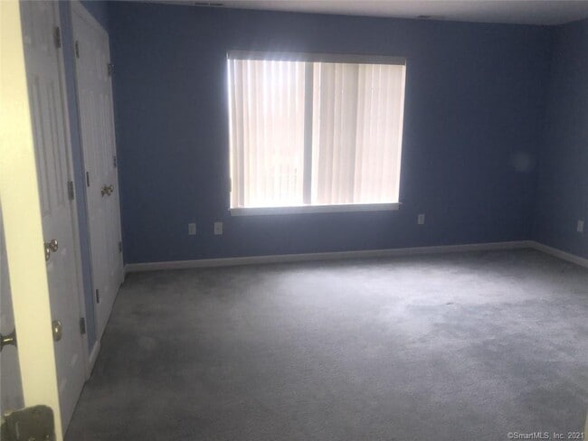 Building Photo - 560 Silver Sands Rd