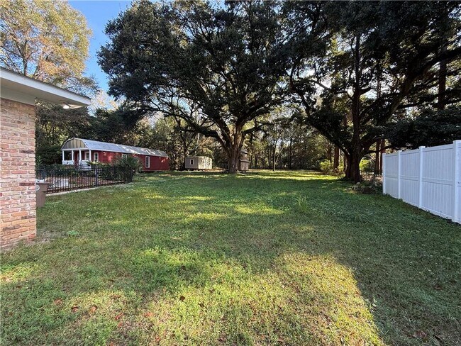 Building Photo - 315 Gaines Ave