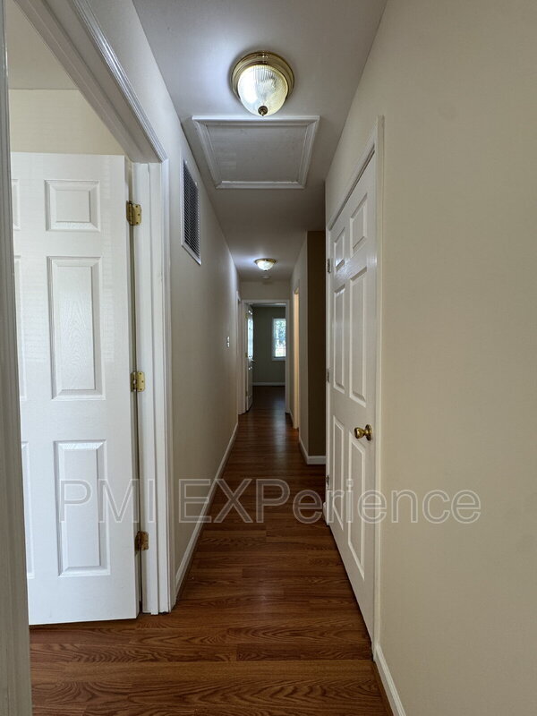 Building Photo - 2067 Chadwick Terrace