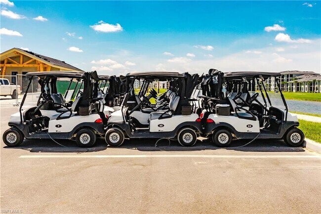 Building Photo - 15375 Grn Acrs Ave