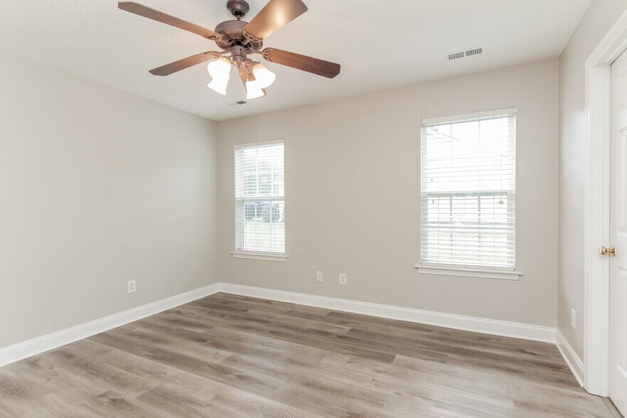 Building Photo - 409 Funderburk Rd