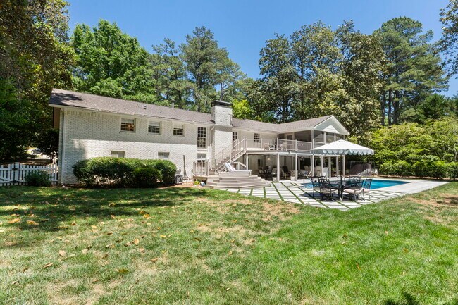 Building Photo - 4470 Chatworth Ct NE
