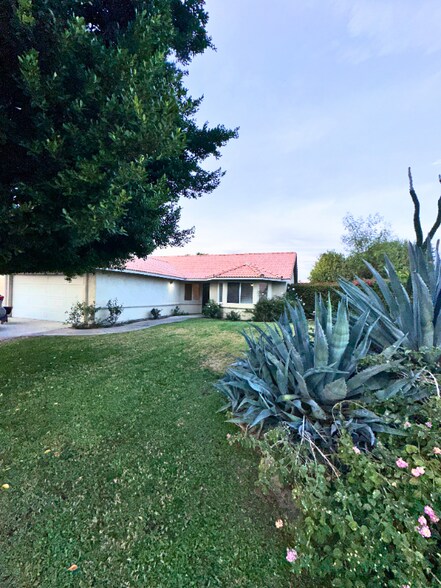 Building Photo - 69932 Willow Ln