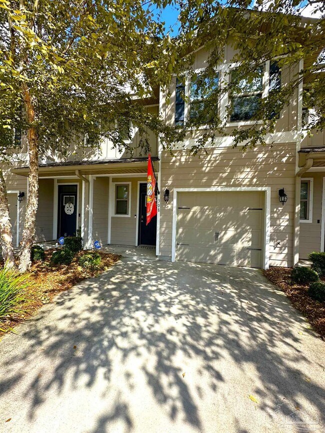 Primary Photo - 308 S F St