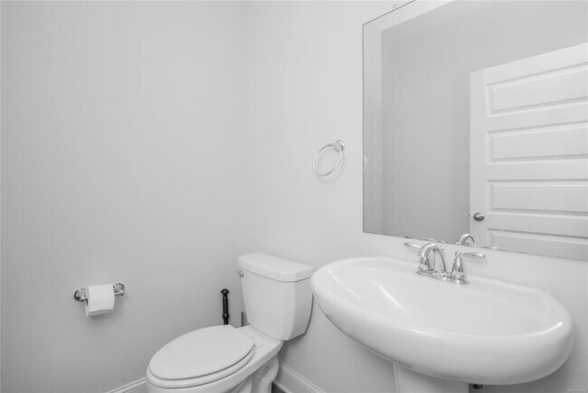 Building Photo - 6313 Town Ln
