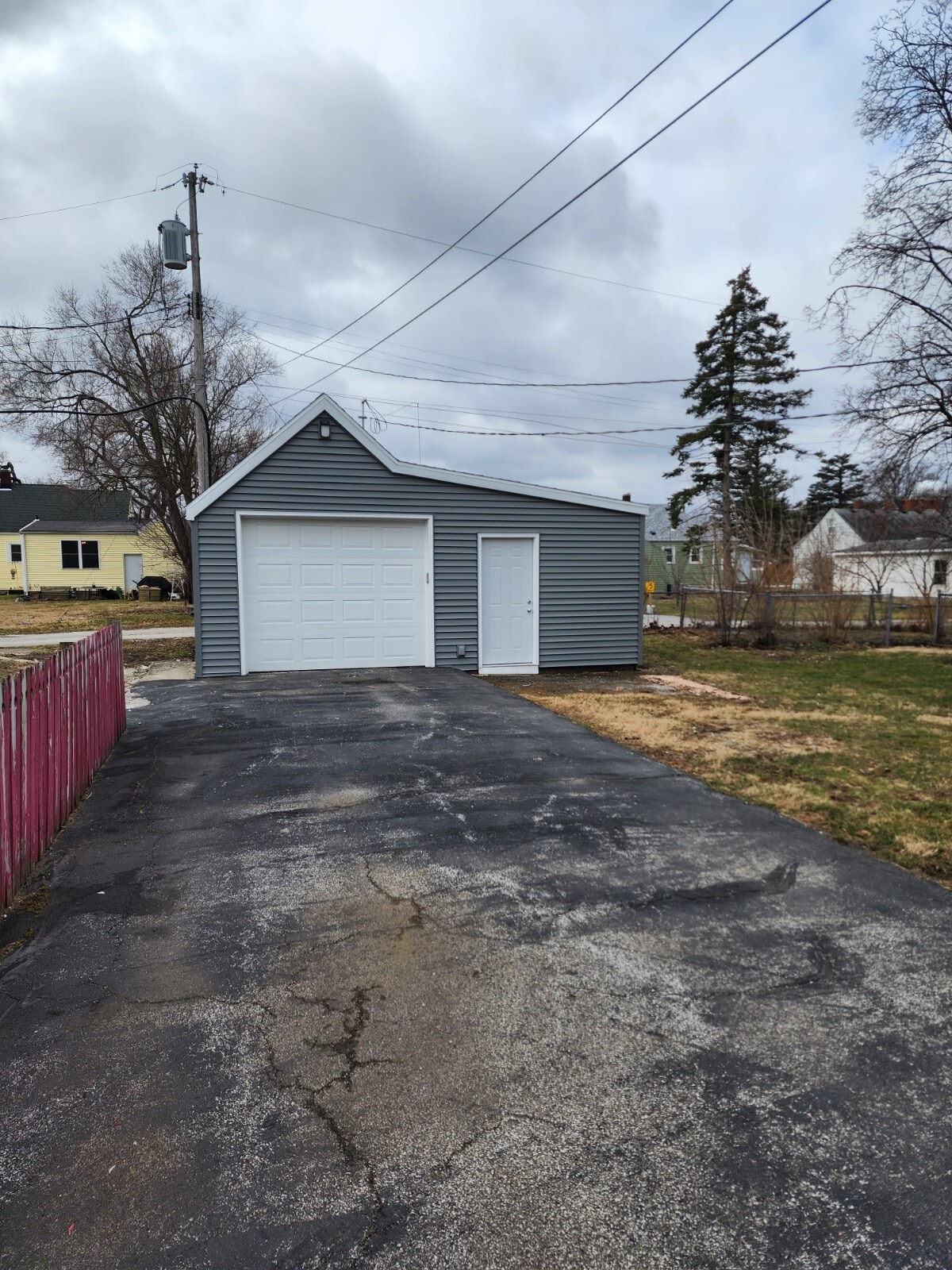 Building Photo - 410 McKinley St