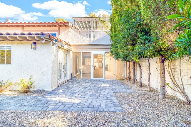 Building Photo - Stunning Remodeled 4-Bedroom Home in Exclu...