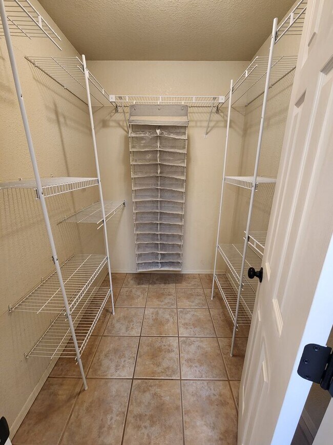 Building Photo - 1535 Vajillo Ln