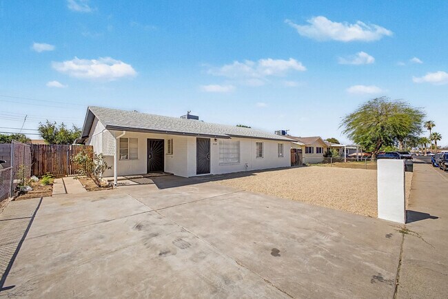 Building Photo - 3519 W Orchid Ln