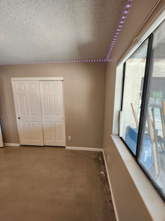 Building Photo - Charming Single-Story Home