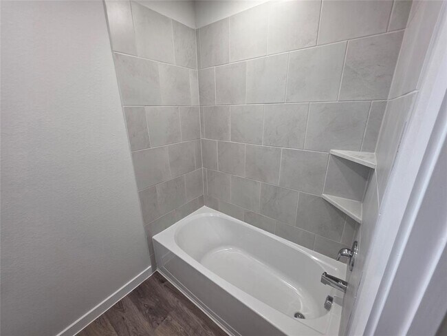 Building Photo - 7878 Alset Dr
