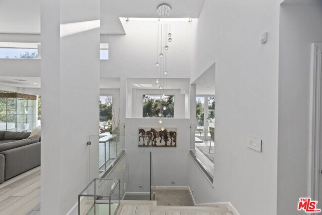 Building Photo - 641 Walther Way