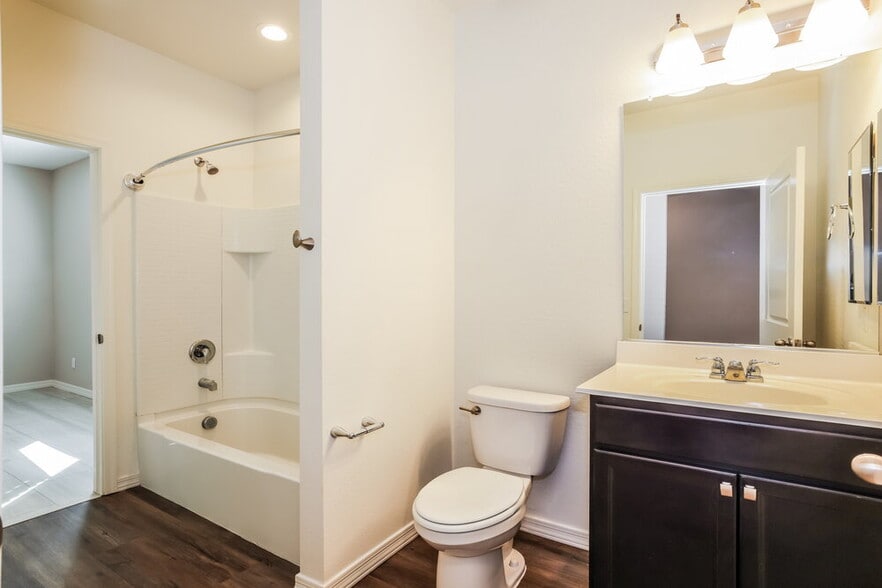 Building Photo - 37317 W Bello Ln