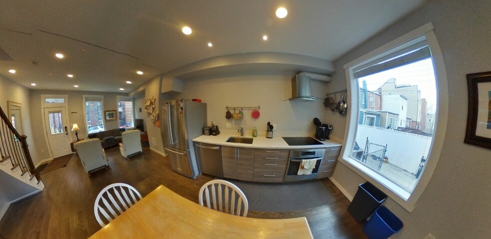 1st floor - 831 3rd St NE