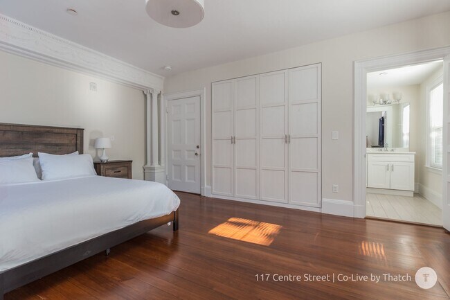 Building Photo - Convenient Location, In-Unit Washer and Dryer, Central Heat/AC, Eat-in Kitchen, Parking for Rent