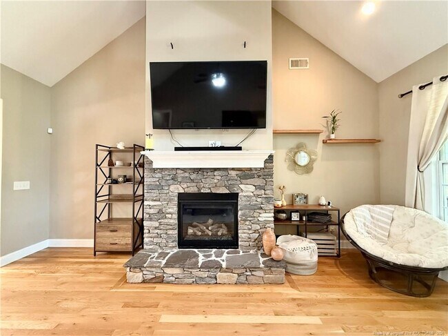Building Photo - 476 Clearwater Harbor