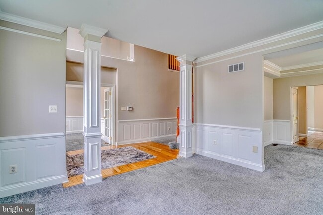 Building Photo - 9902 Player Dr