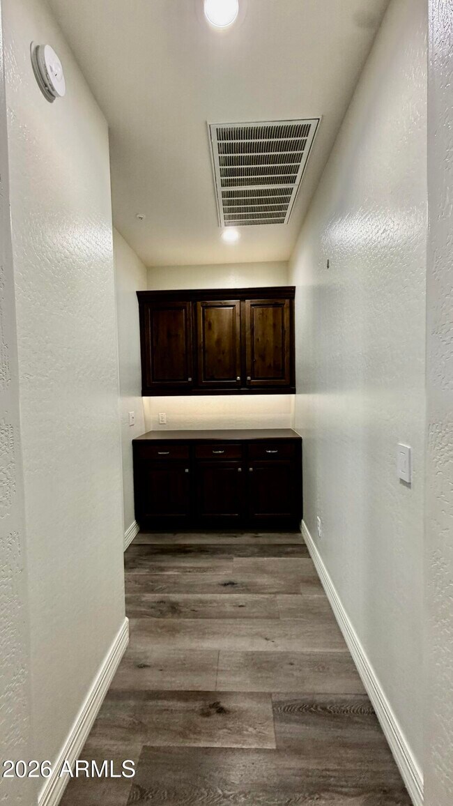 Building Photo - 1777 W Ocotillo Rd