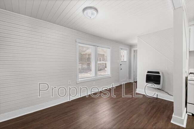 Building Photo - 1306 Carr Ave