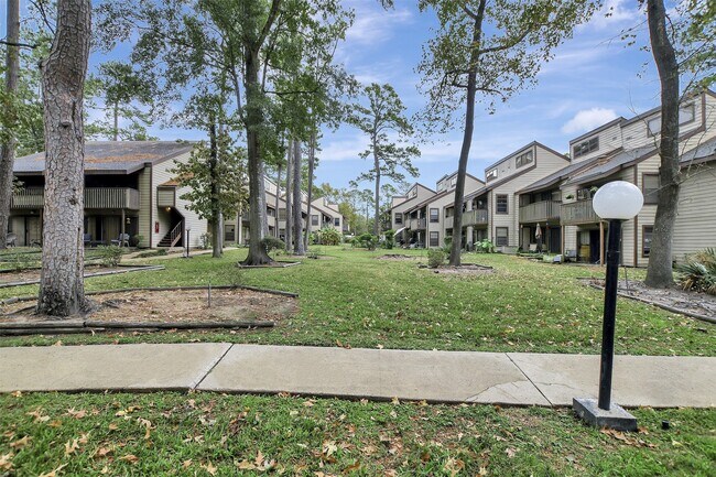 Building Photo - 12900 Walden Rd