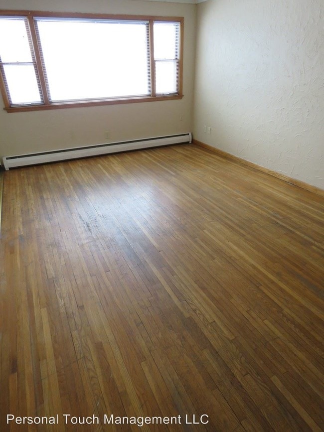 Building Photo - 1231 10th St N