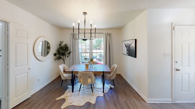 Building Photo - Heart of Baton Rouge-Spacious 3-bedroom,2-bathroom Condominium