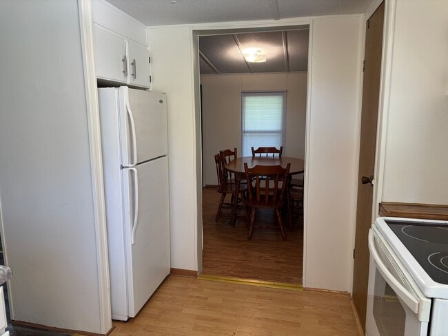 Building Photo - 3 BED, 2 BATH HOME ON PISGAH COVERED BRIDG...