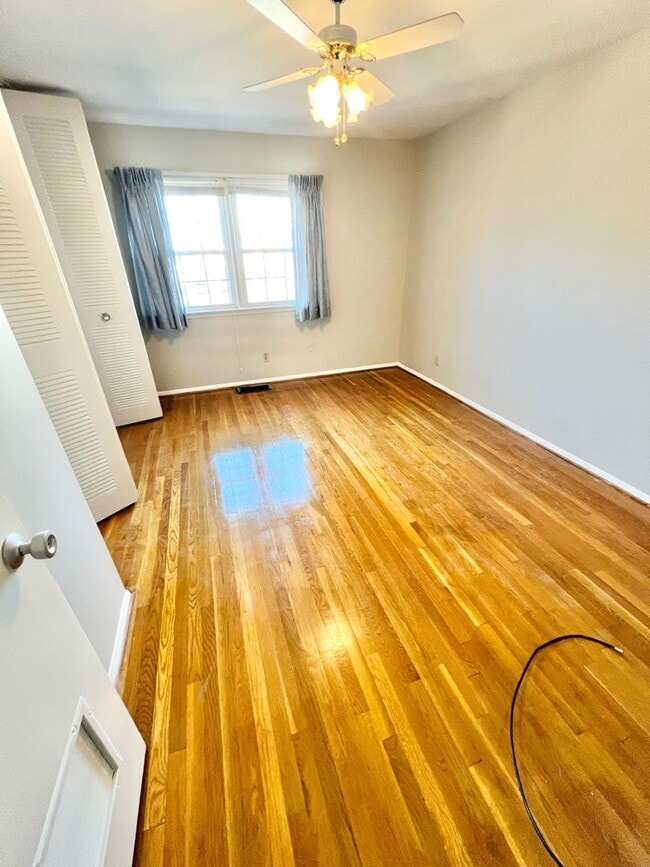 Building Photo - ***Waterfront Condo W/S/T INCLUDED!