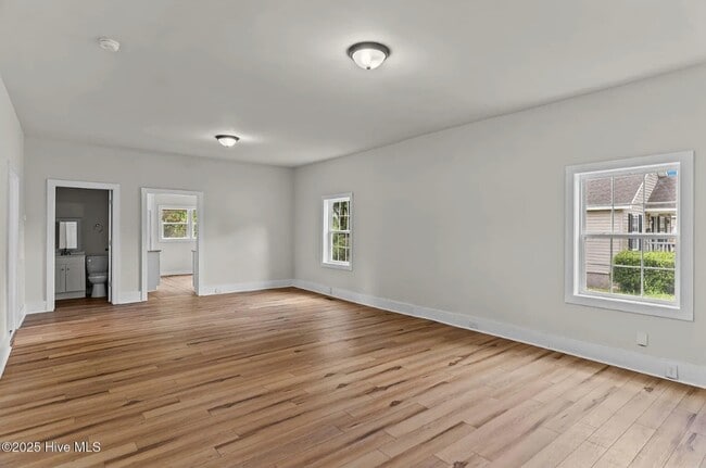 Building Photo - House