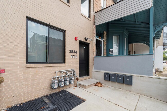 Building Photo - 2 br, 2 bath 4plex - 3828 BARING ST Unit 201