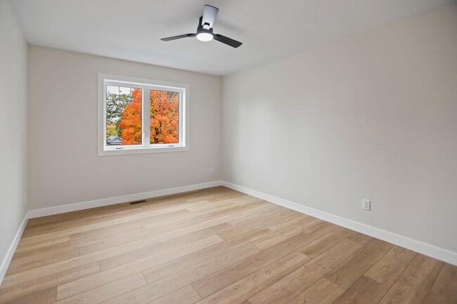 Building Photo - 614 6th St NW