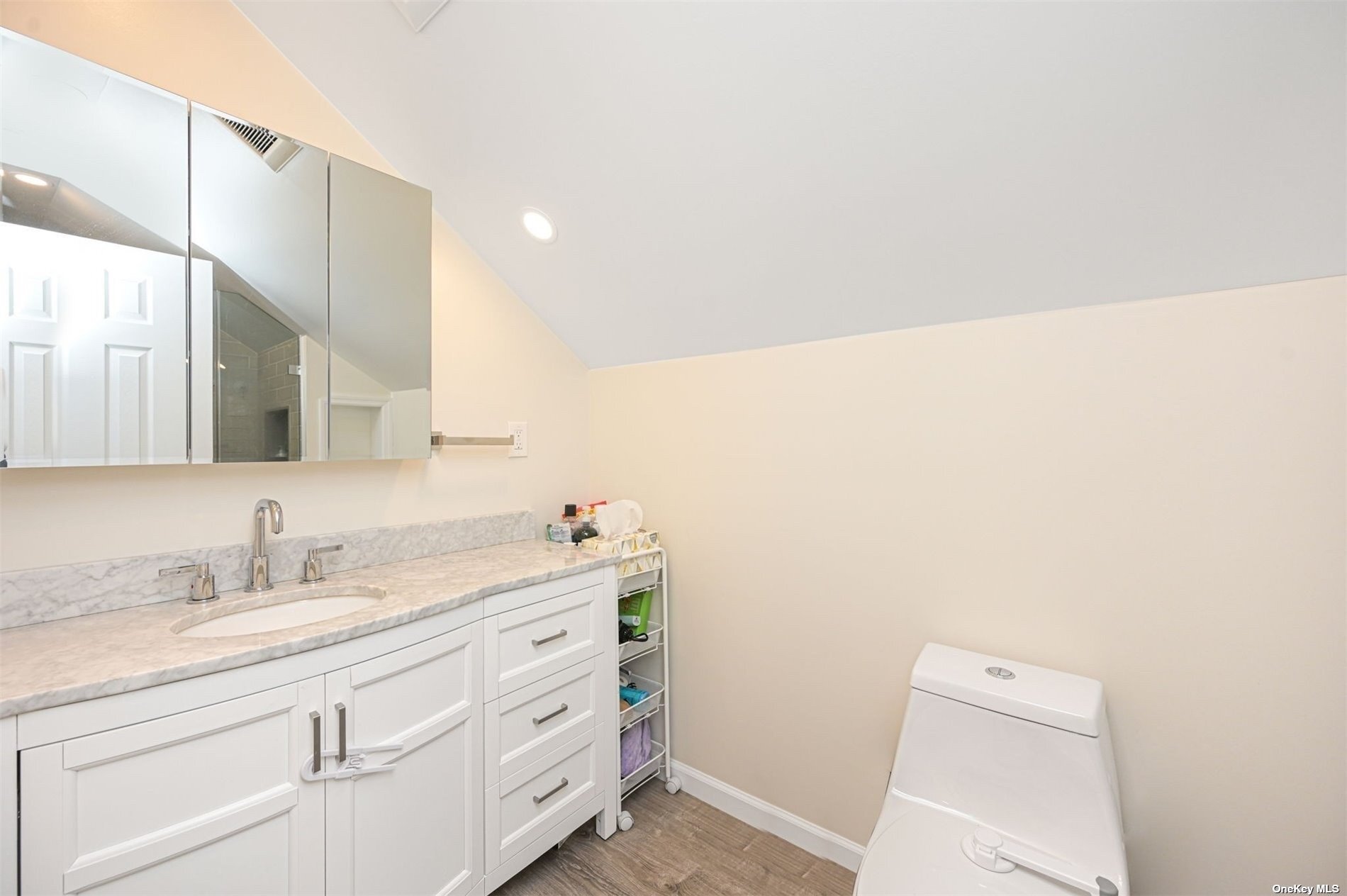 Building Photo - 11 Skylark Ln