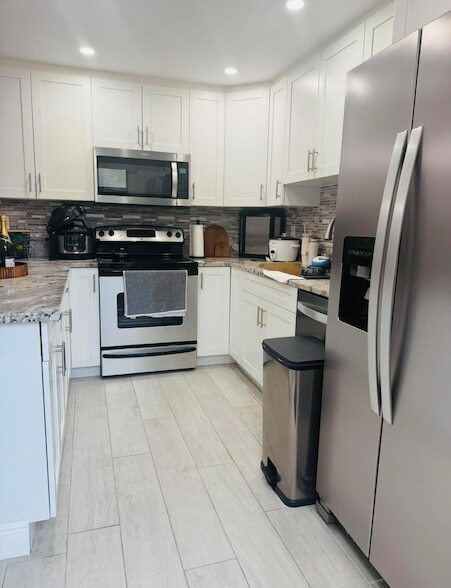 Building Photo - 922 Springdale Cir