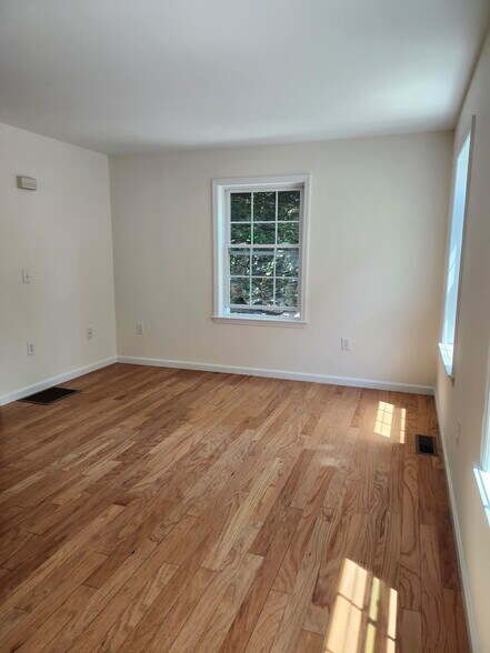 Building Photo - 126 Nethermont Ave