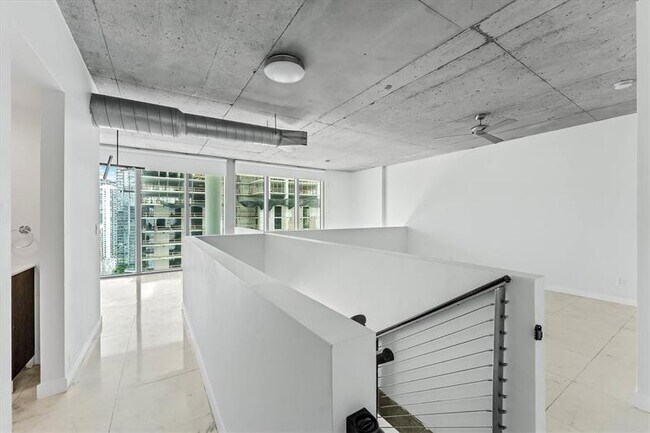 Building Photo - 690 SW 1st Ct