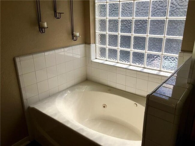 Building Photo - 1010 Gulf Way