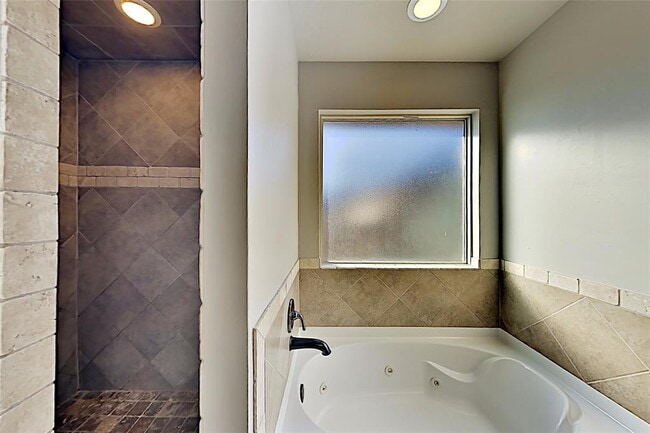 Building Photo - 1612 NW 157th Cir