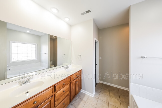 Building Photo - 26540 Mill Creek Dr